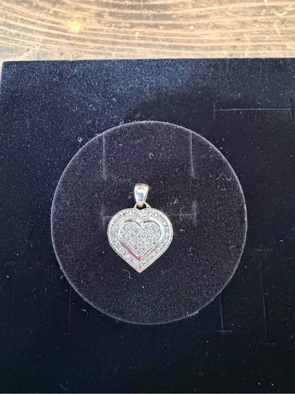 10K White Gold Pave Heart Pendant with Diamond Chips